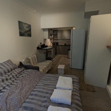 Studio Apartment In Saint Kew Exteriér fotografie